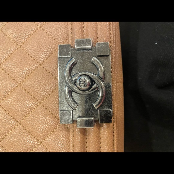 Chanel caviar leather Boy Bag in Camel color - Picture 14 of 16